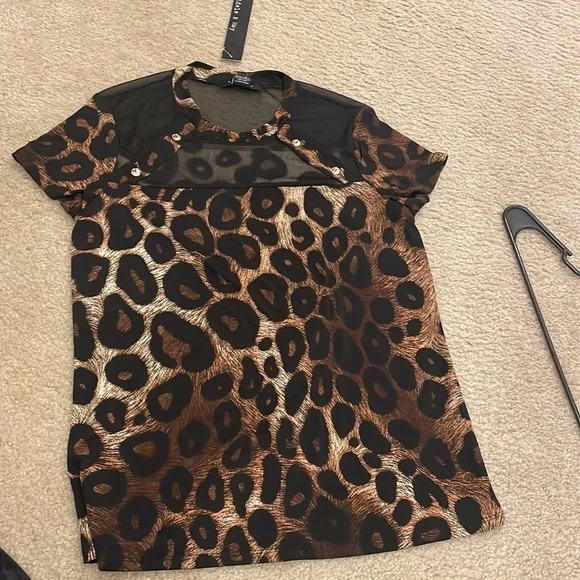 NWT Cute womens top size L chettah print​ - Picture 4 of 7